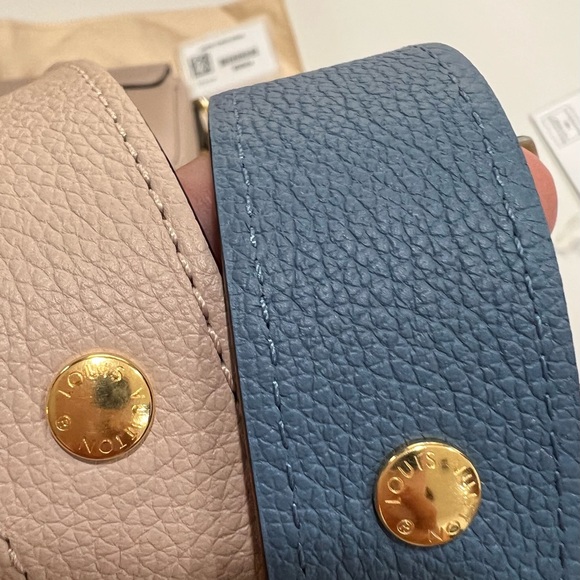 Authentic Louis Vuitton, used ounce. - Picture 3 of 10